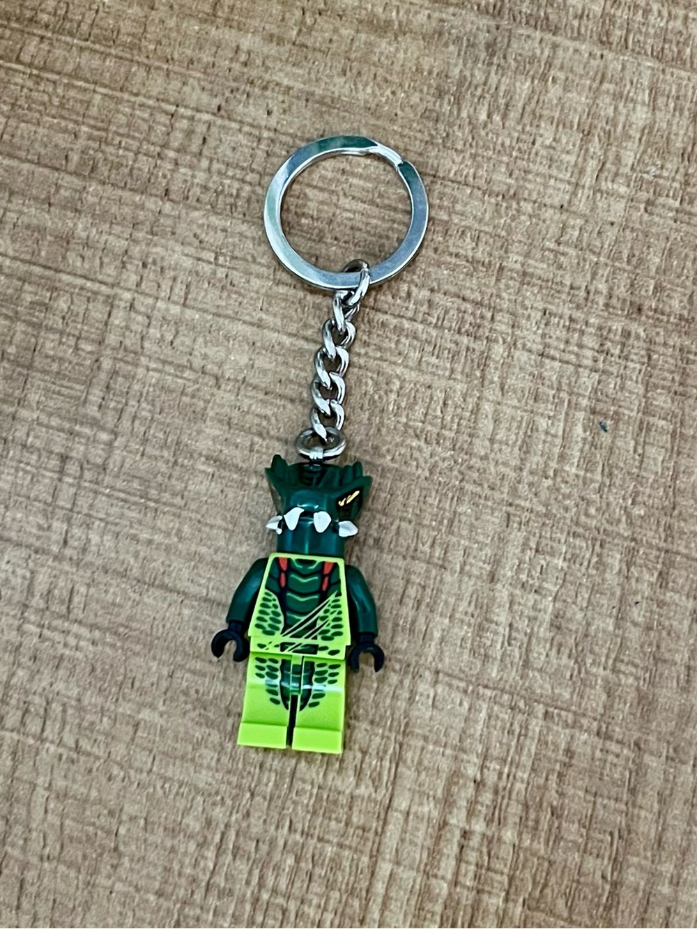 Lego  850443 Venomari warrior (snake) Keychain.